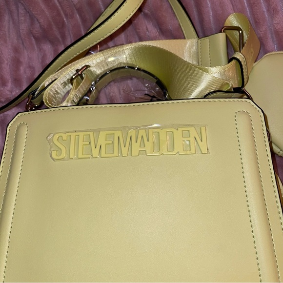 Steve Madden Bevelyn Purse - Picture 3 of 6